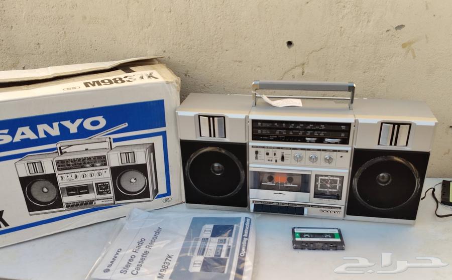 Sanyo Japanese cassette recorder and radio stored in cardboard box unused64504091743235113