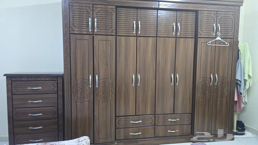 أثاث للبيع. تلفزيون 65 بوصه   غرفة نوم مع المرتبة طاولة طعام64505217871875111