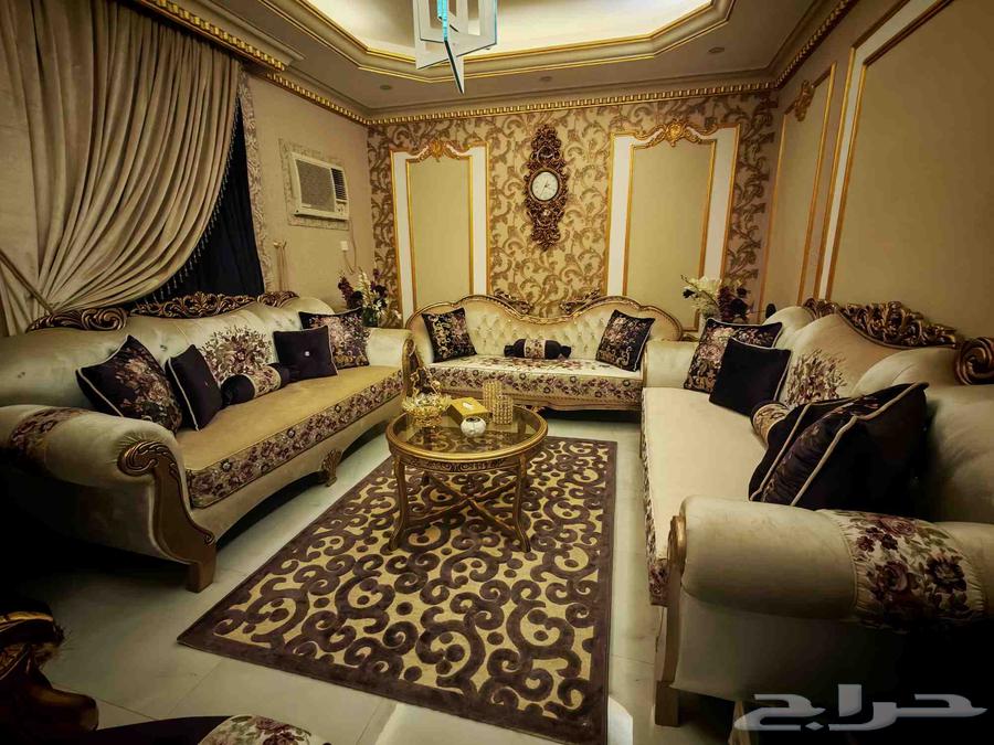 كنب شبه جديد كلاسيك نظيف جدا للبيع64504462059394110