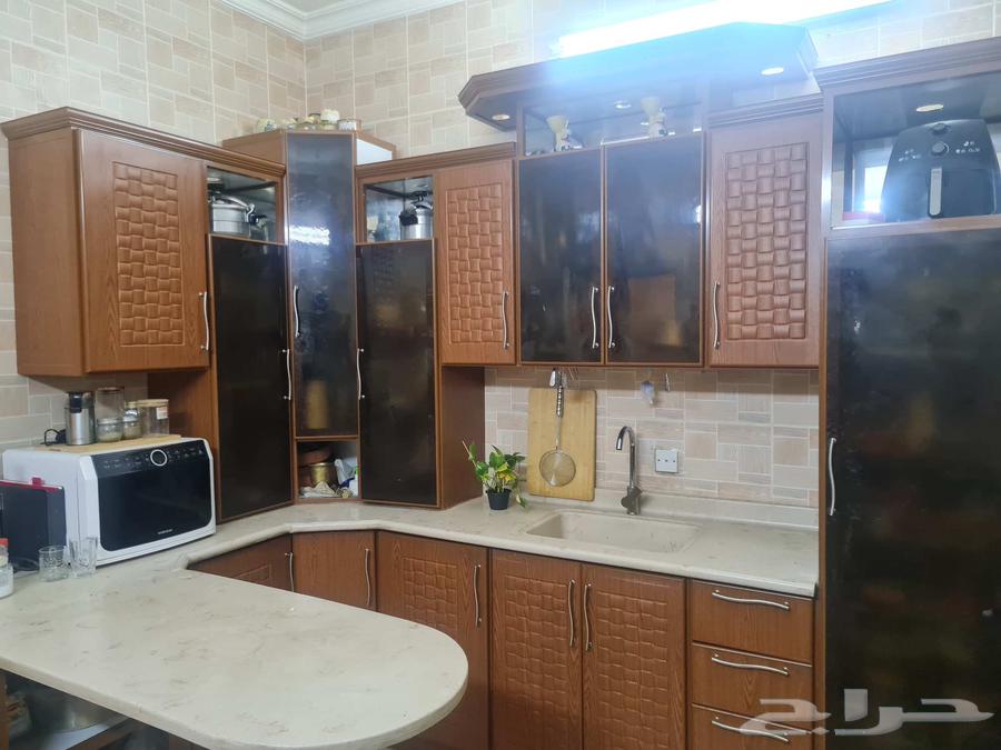 مطبخ حرف L مع جزيرة في الوسط64509757230851112