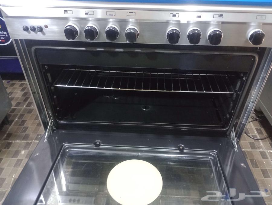 للبيع فرن ايطالي جليم غاز اصلي مقاس60 90 موجود في المحل جده64509700811267112