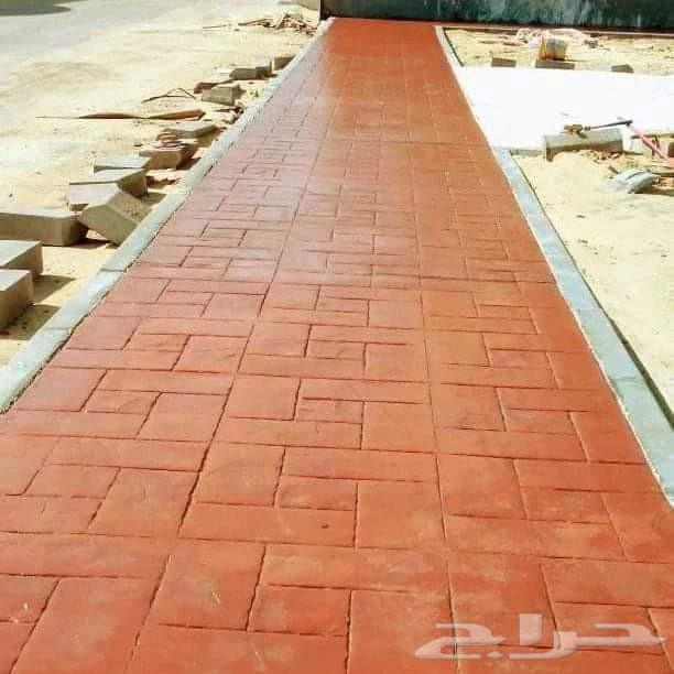 Epoxy colored printed concrete floor pouring with fan64265676163843113