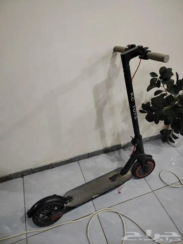 Scooter and selling allowed64505412036097110