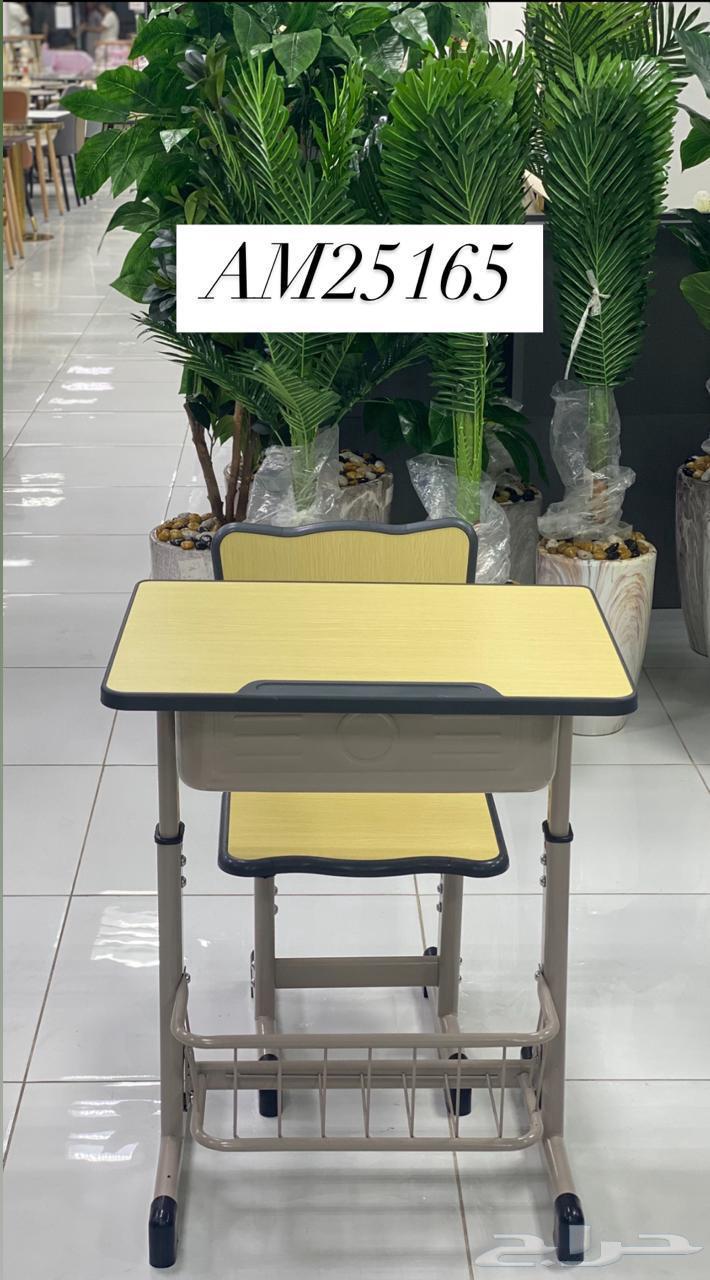 New fiberglass school table from Cloo, available in various colors64504763764865112
