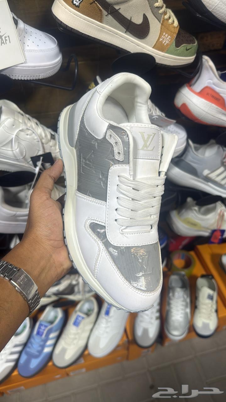 شوزات رجالي لويس فيتون ماستر صناعه ايطالي شوزات ماركات64502858714114114