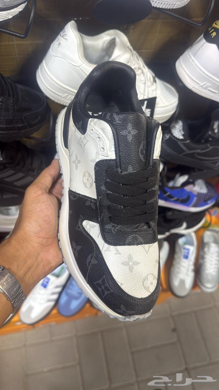 شوزات رجالي لويس فيتون ماستر صناعه ايطالي شوزات ماركات64502858714114111