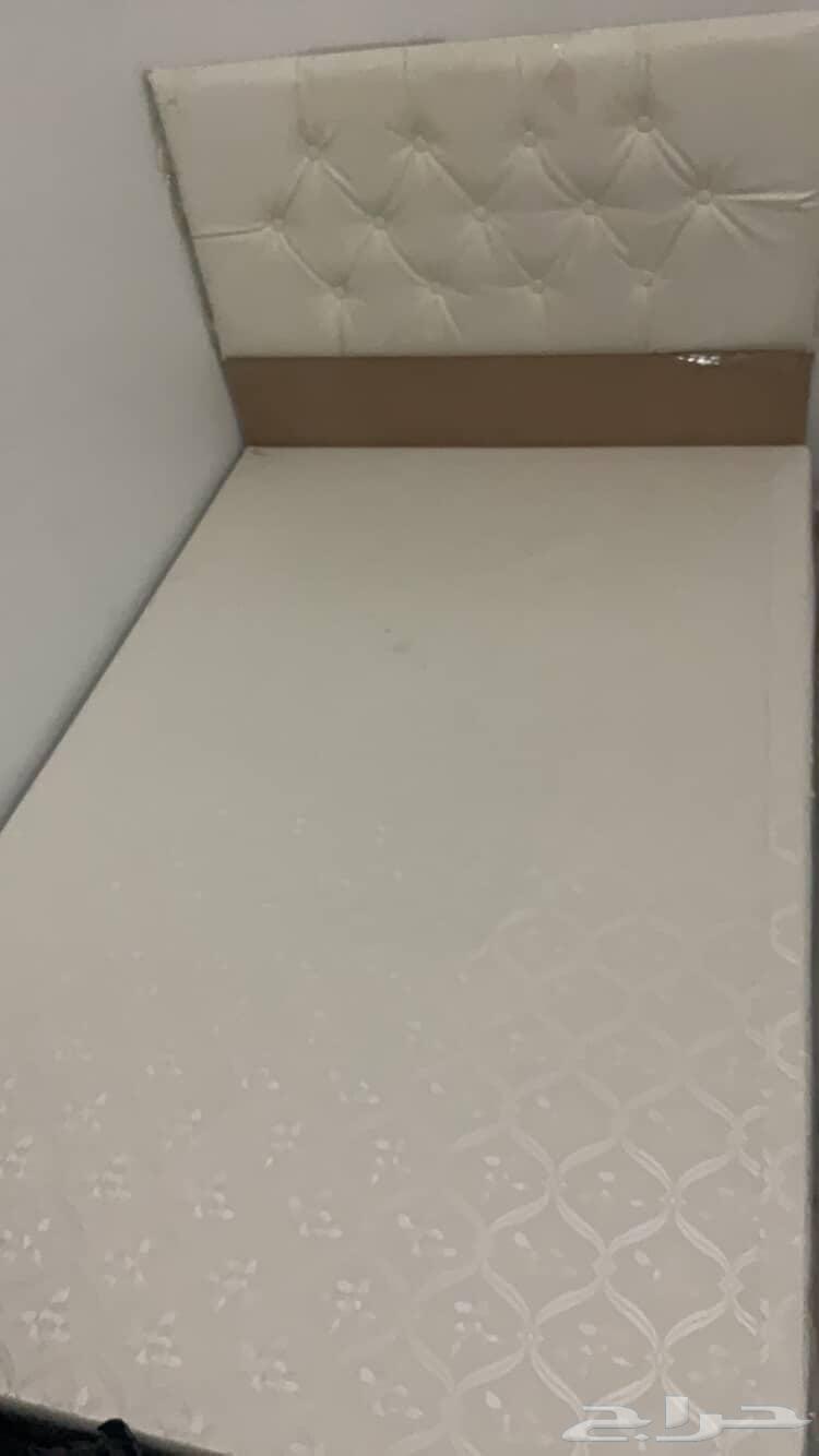 سرير ودولاب للبيع شبه جديد64503843326593111