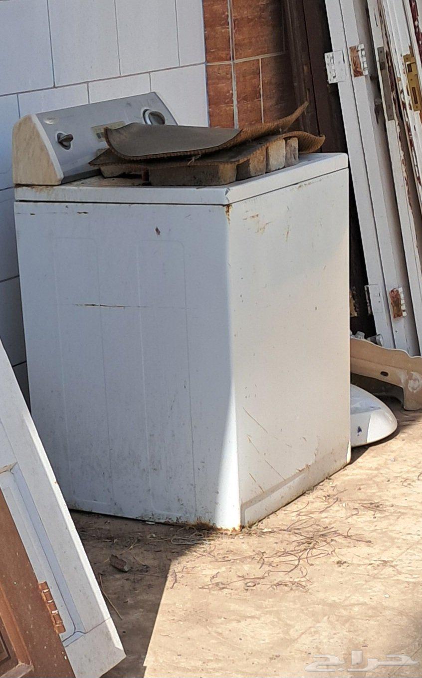 مجموعة من الأجهزة الكهربائية64506396723970111