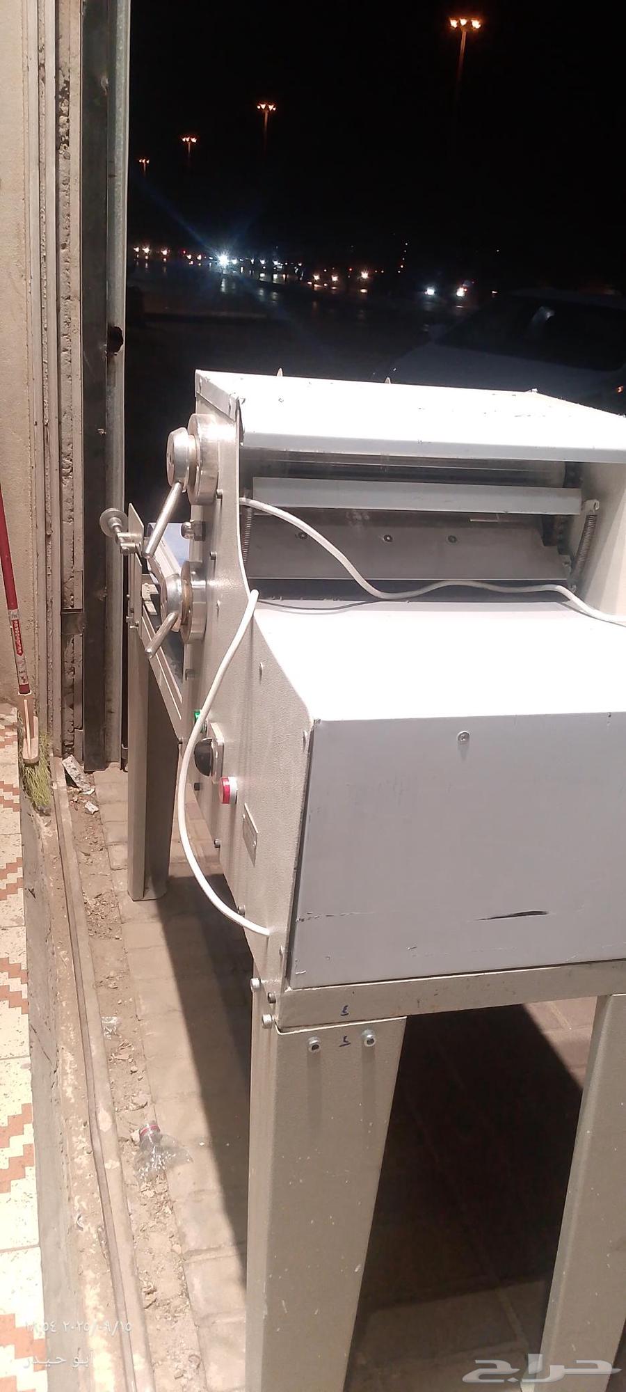 Used dough sheeter, clean and ready to use, with two-year warranty, Syrian manufacturing64508327177090113