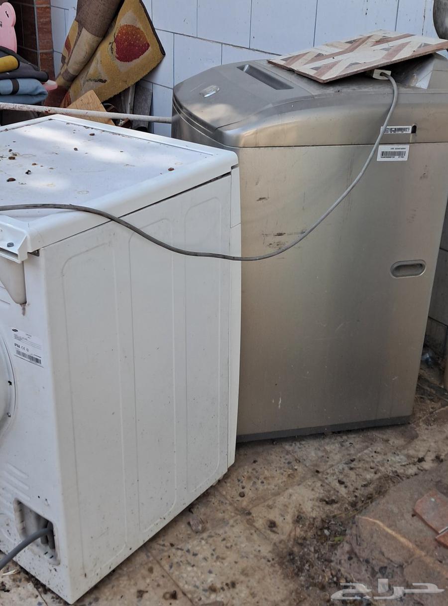 مجموعة من الأجهزة الكهربائية64506396723970110