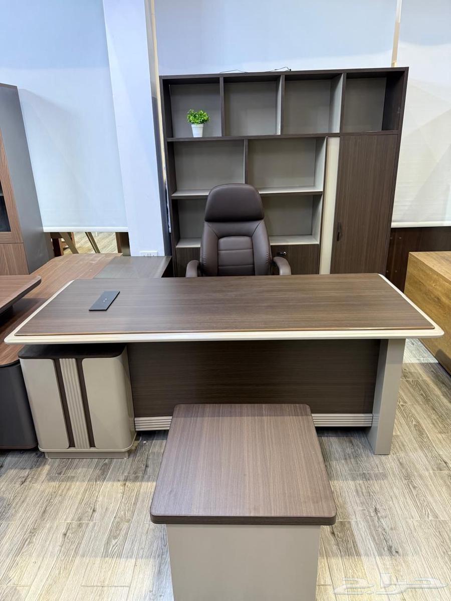 طقم مكتب مدير عصري ومقاعد للموظفين64508103134339111