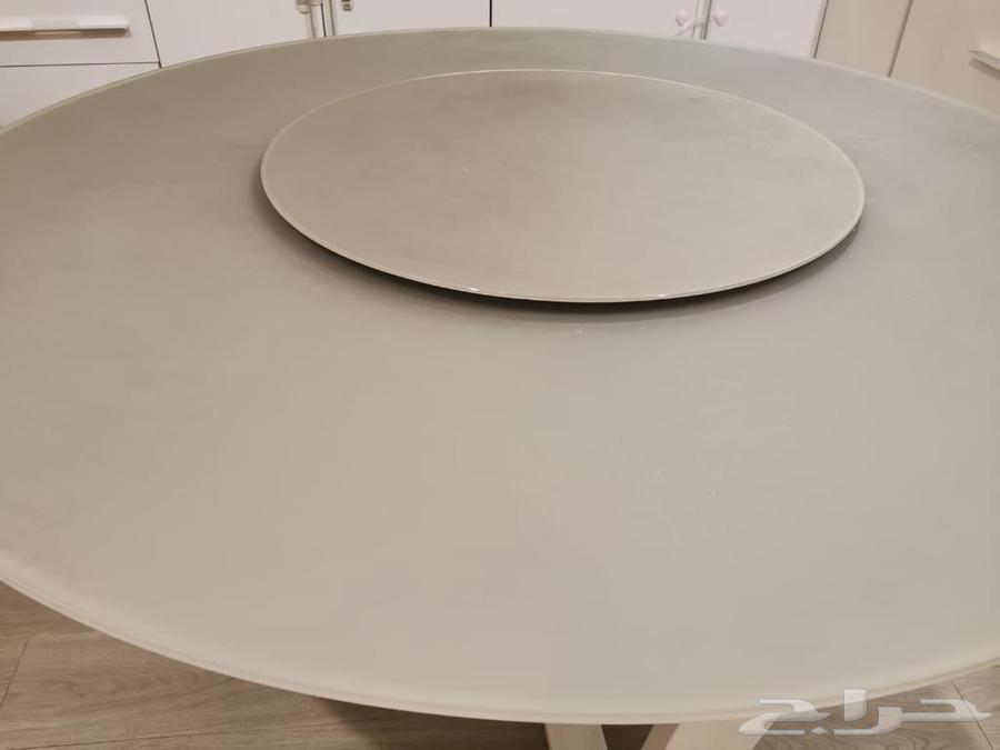 طاوله طعام تكفي لأربع كراسي64512231838210111