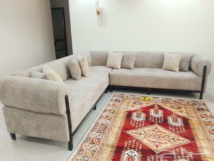 New L-shaped sofa and 2 chairs. Decorative side tables at a reasonable price64514279015681110