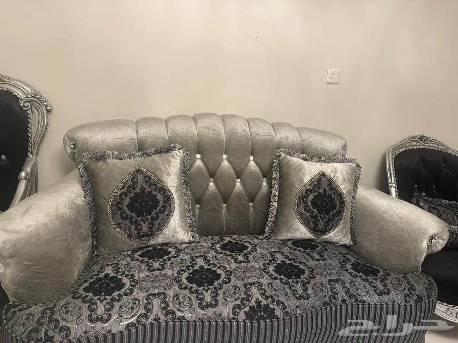 كنب للبيع نظيف جدا شبه جديد للتواصل64512441326467112