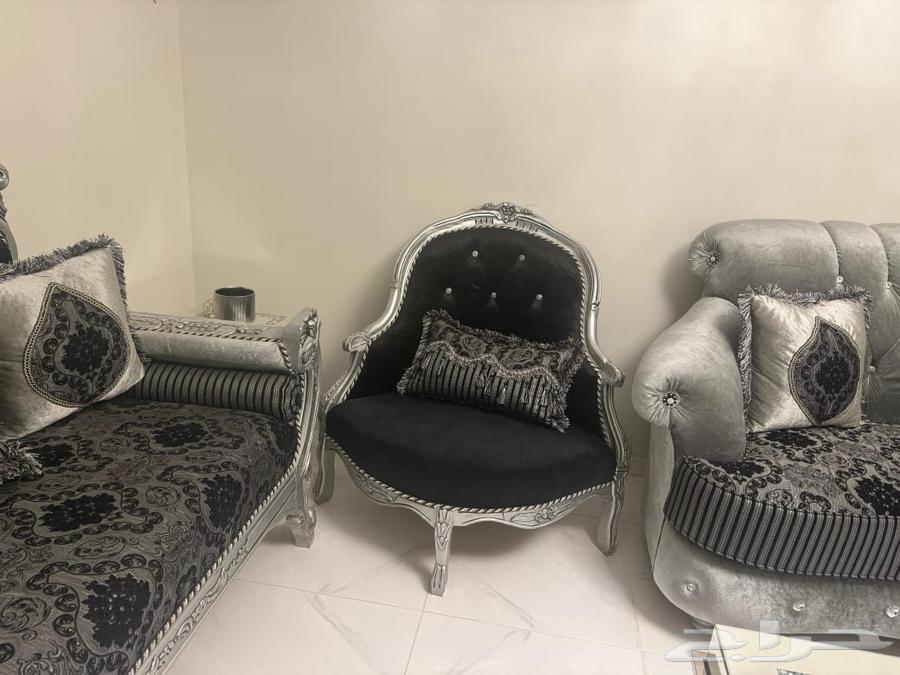 كنب للبيع نظيف جدا شبه جديد للتواصل64512441326467113