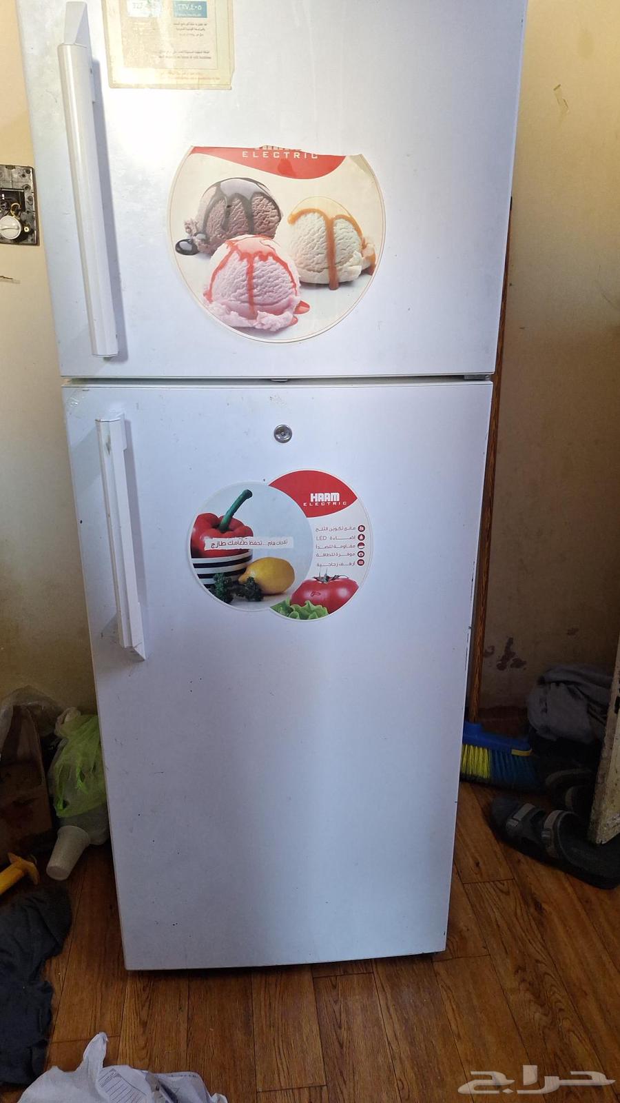 ثلاجة كهربائية هام متوسطة الحجم. حالة 9 من 10 مرة واحدة.64518479752707110