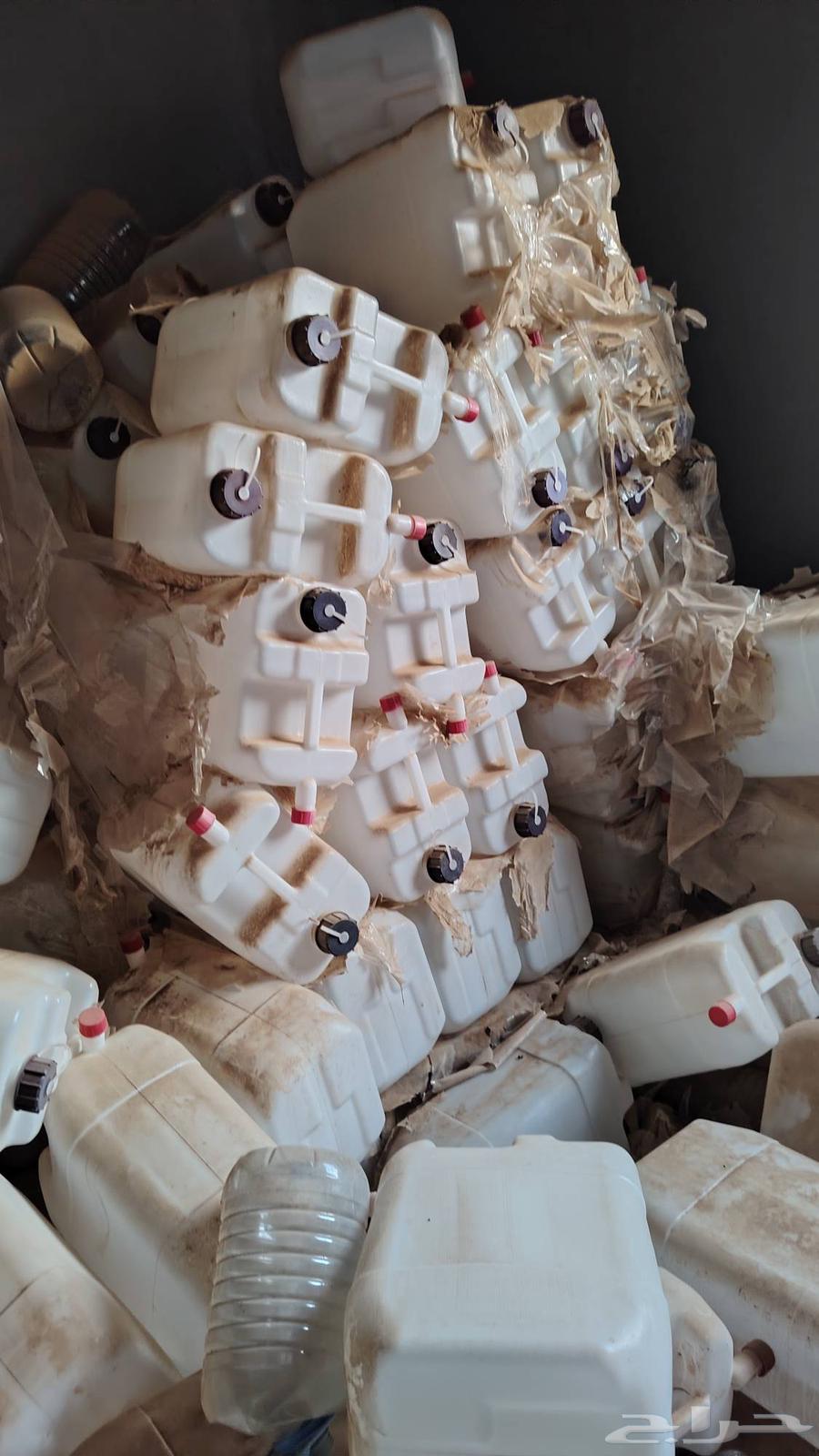 جراكل 25 لتر للبيع جمله تقريبا عددها 150ق64517634164353110