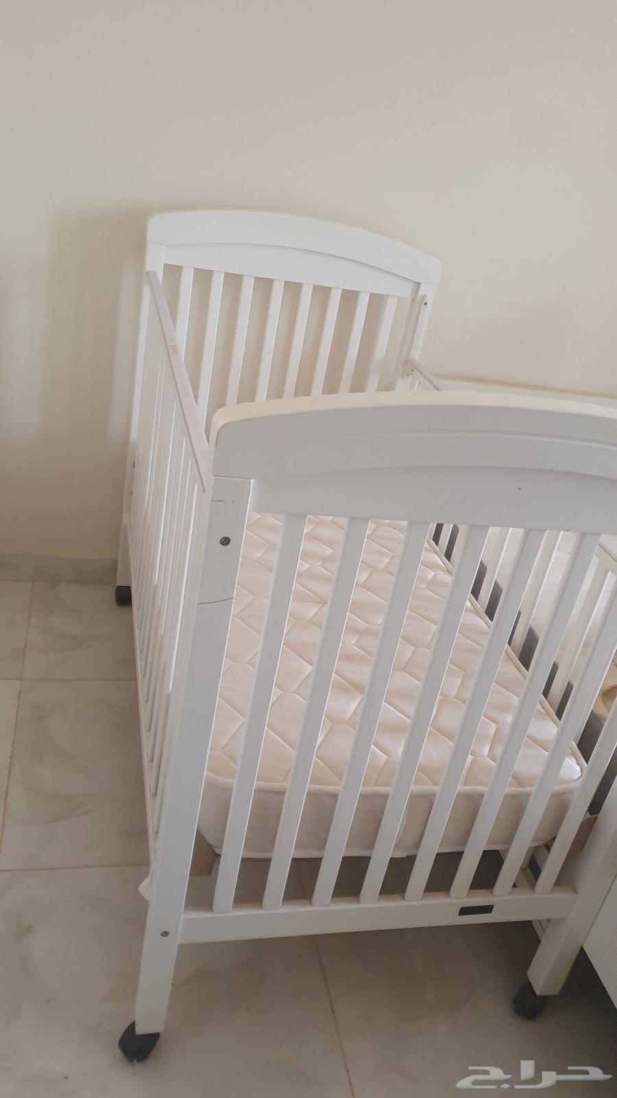 سرير اطفال جونيور مع مرتبة نظيف للبيع64514485999875110