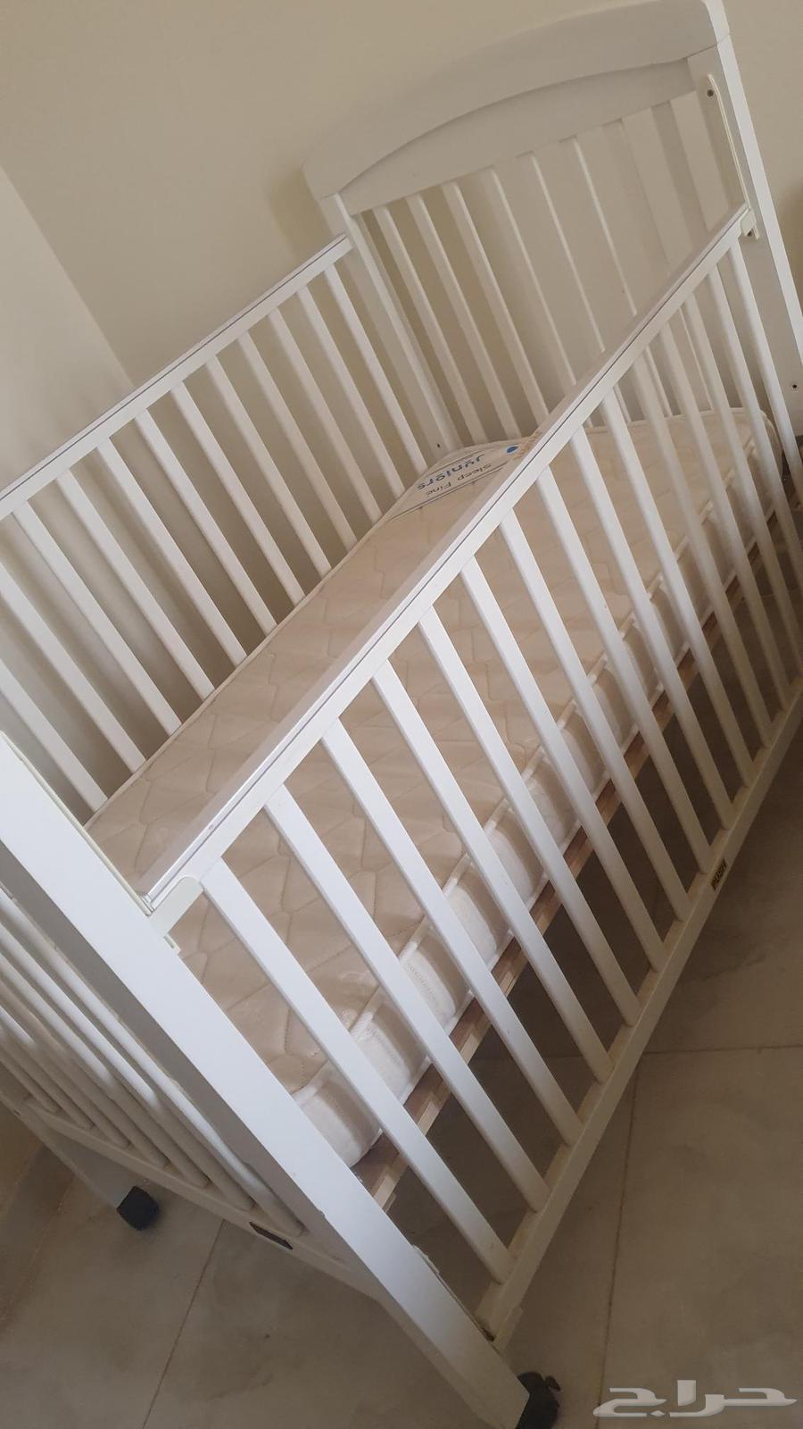 سرير اطفال جونيور مع مرتبة نظيف للبيع64514485999875113