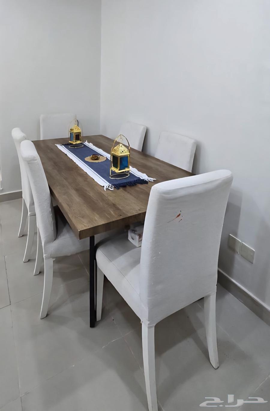 Dining Table and Chairs64511464737155110