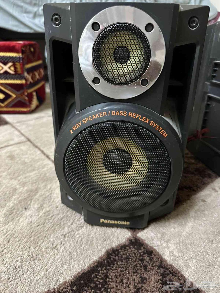 Old Panasonic cassette player for sale, supports battery operation and is functional64515500805250112