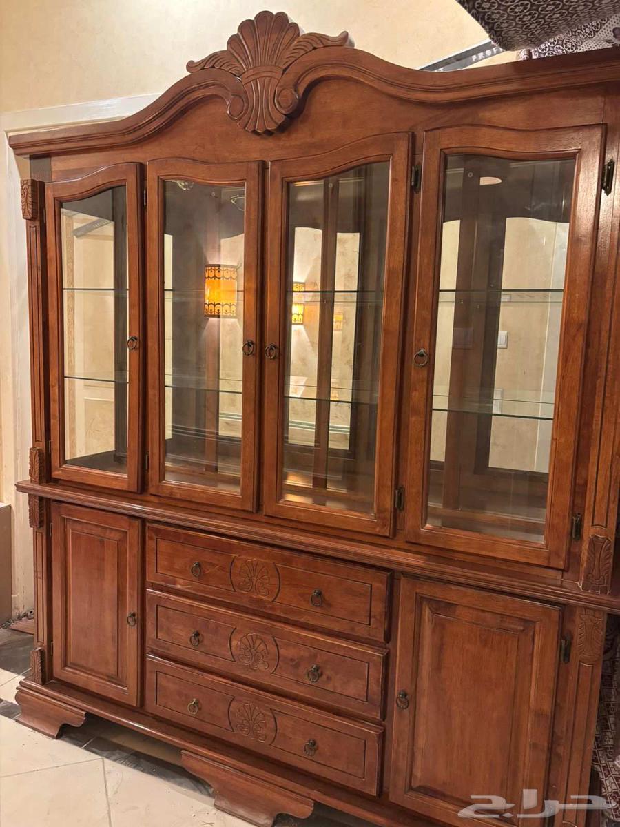 بوفيه شبه جديد للبيع لايوجد اي خدوش ولا اي كسر64516016911489110