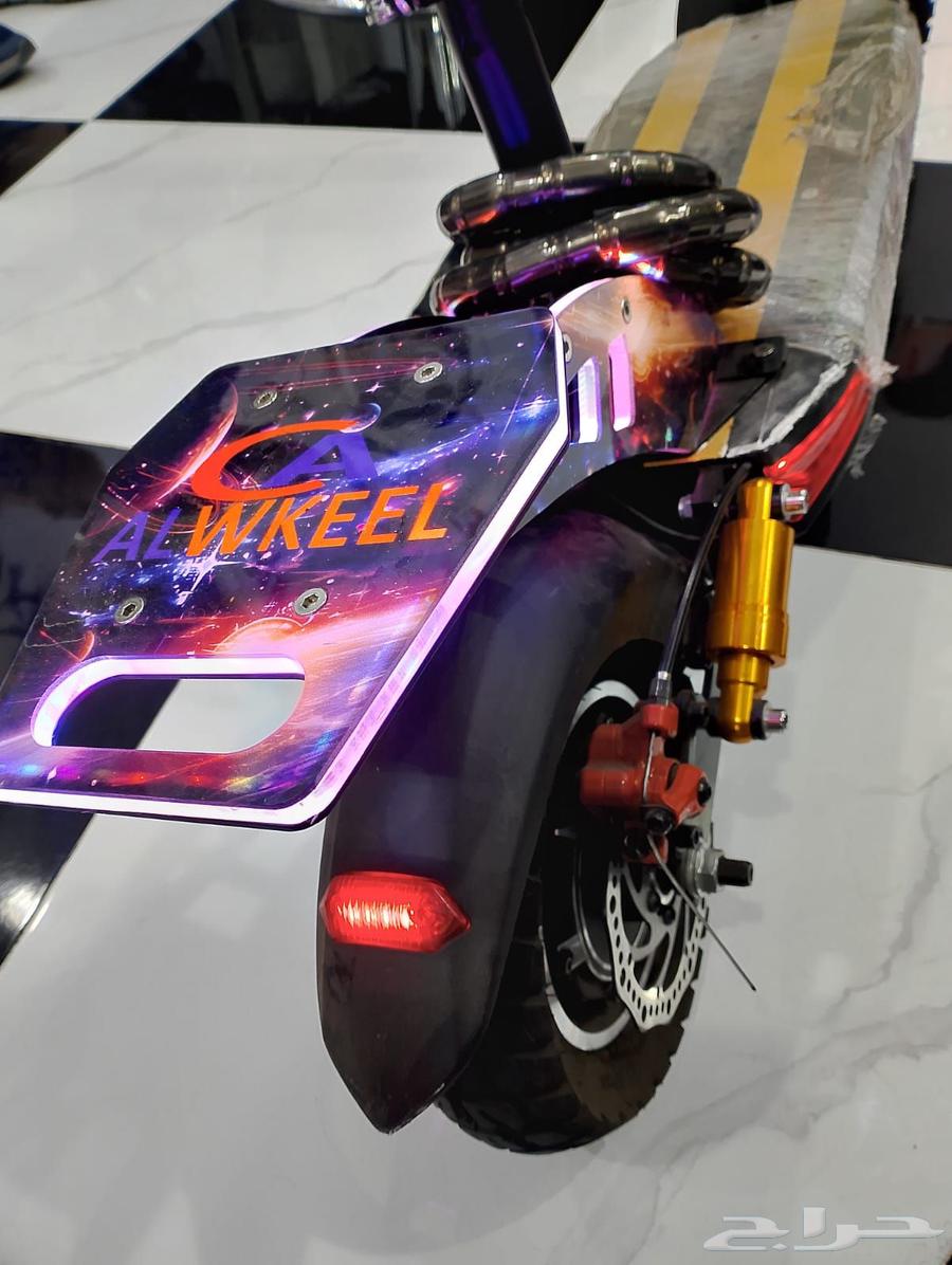 اسكوتر كهرباي استعمال 20 يوم فقط لسا جديد بالنايلوا 1200واط64518034399490112