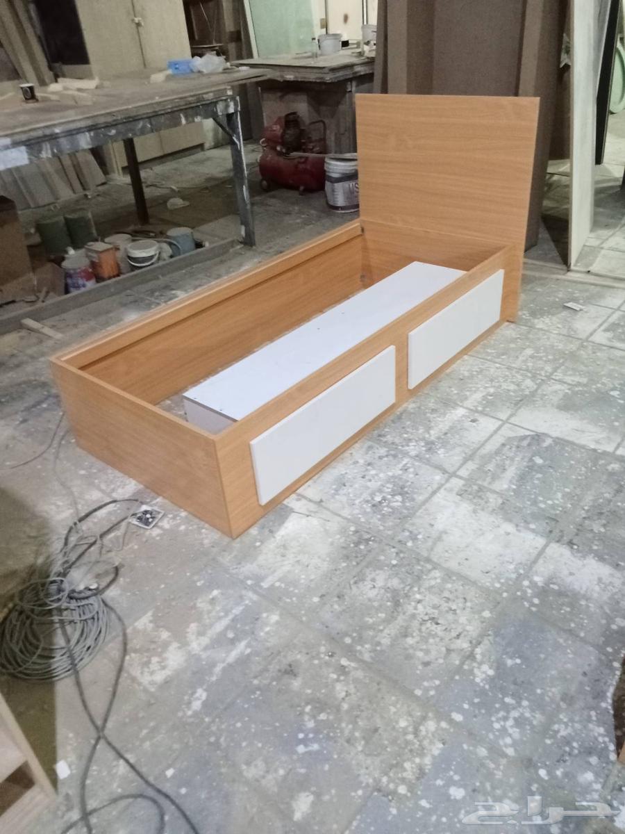 Two single bedrooms with a bed consisting of two drawers, size 9 190 and one hanging unit64512901448833113