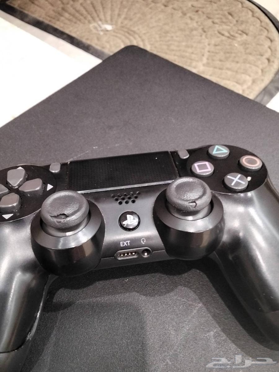 Used Sony 4, clean condition, comes with controller and PS24 video tape included64514692726658111