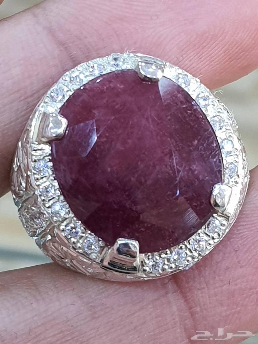 Ring with African Ruby64515416872322110