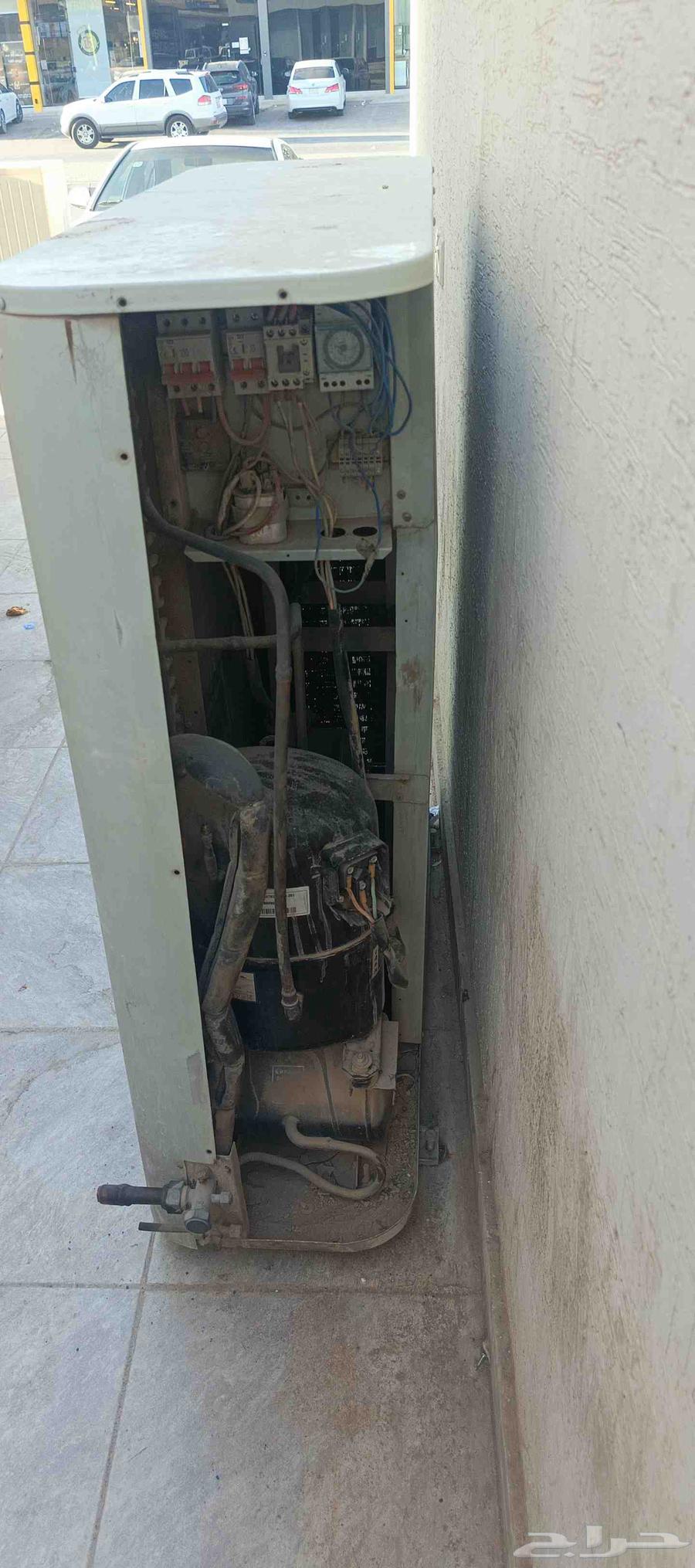 طاولات حديد قوي شبه جديد حق محل خضار عدد 9حبه ارتفاع 50سم64441090030337113