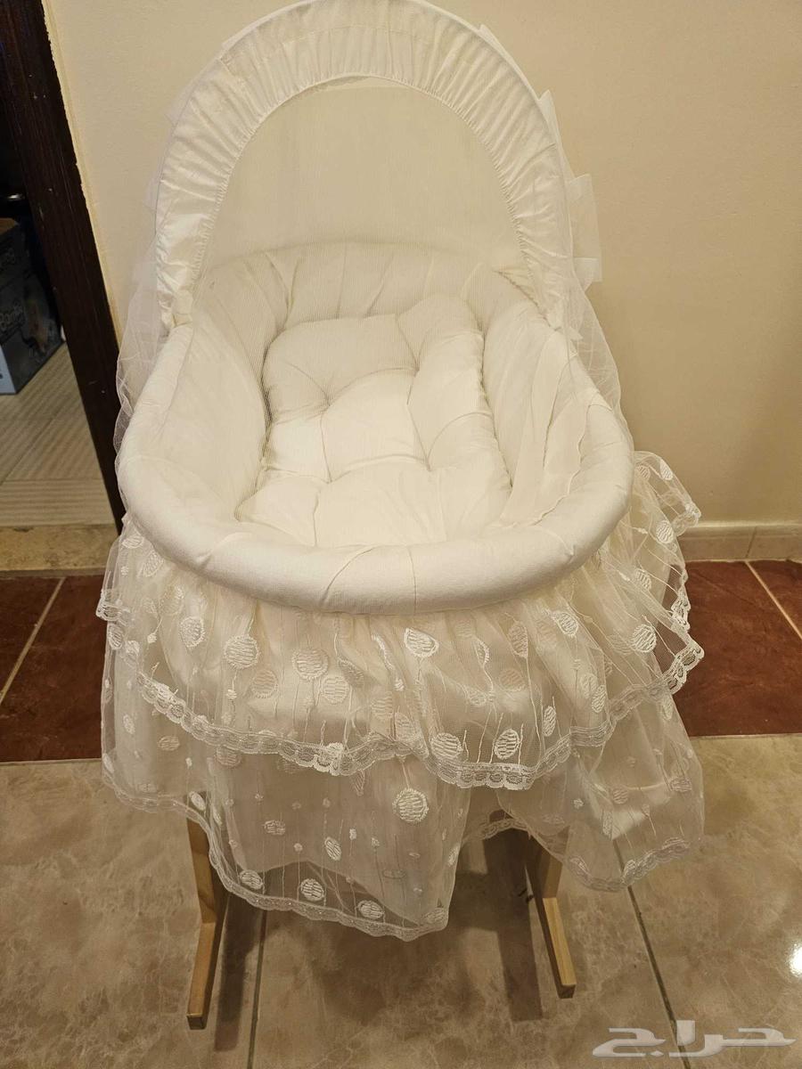 Moses basket with lace base, swing and Maistella rocker 3 in 164513631906819113