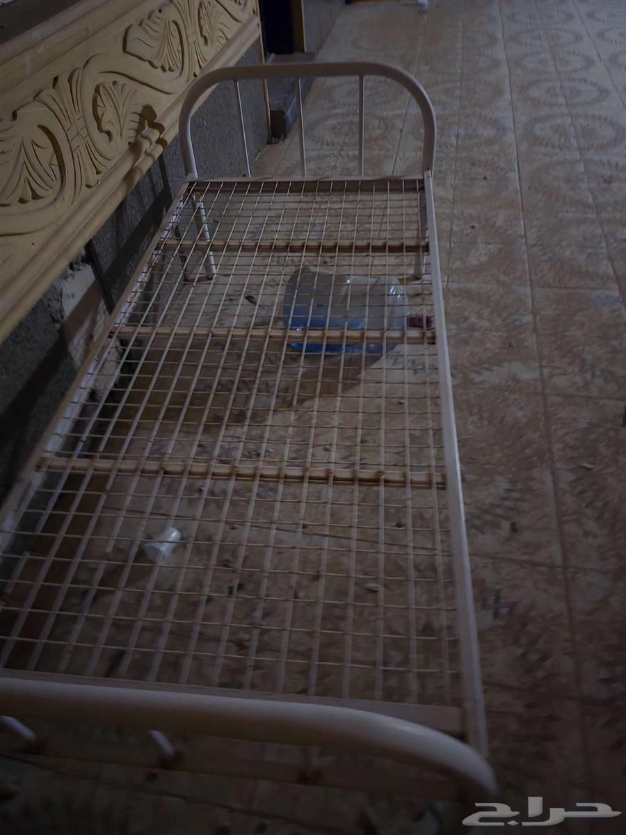 سرير حديد للبيع ب 100 ريال64516382026755110