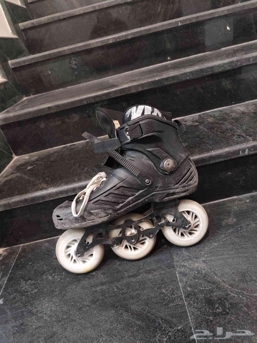 Slim skateboard for sale with colorful blue wheels from front and back and half-colored64516114097795111