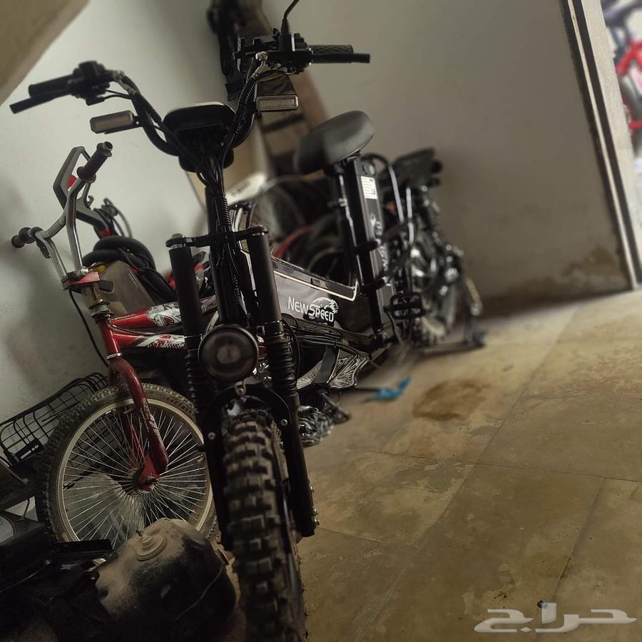 دراجة كهربائية و هوائيه بطاريتين قوية 35 ألف امبير 60V64411243163009112