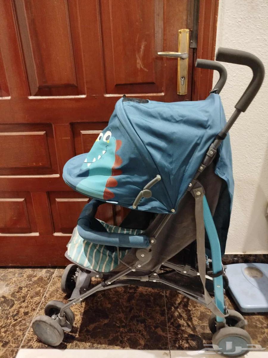 Red Tag brand baby stroller, very clean, 100 SAR, converts to bed and chair64513866652547110