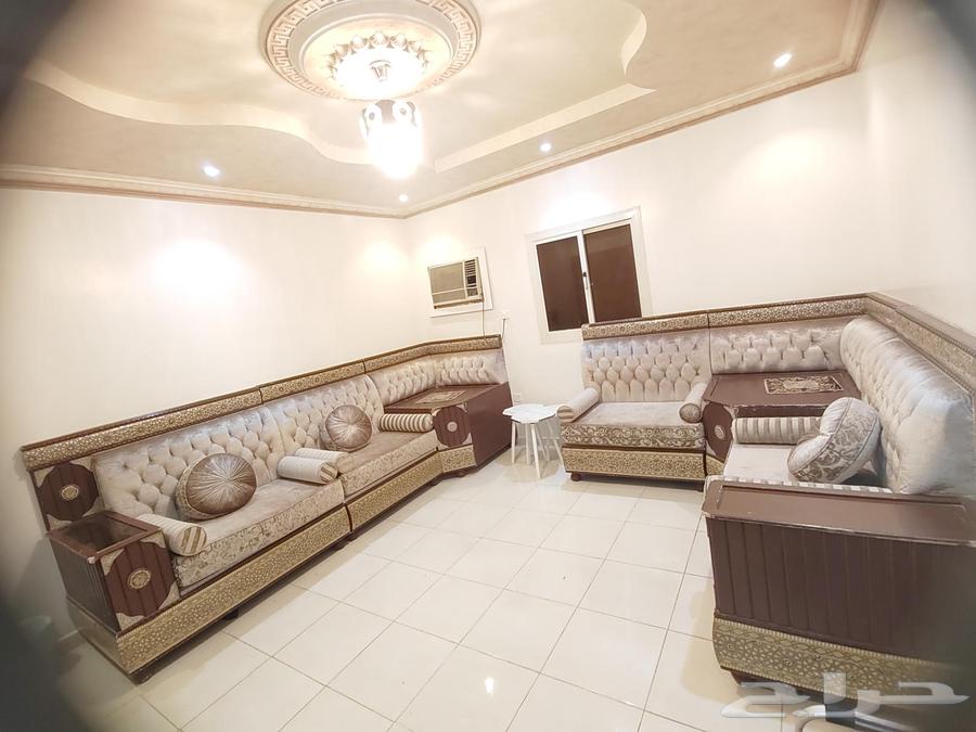 Used sofa in good condition, needs some cleaning and glass detailing for corners64518229165315110