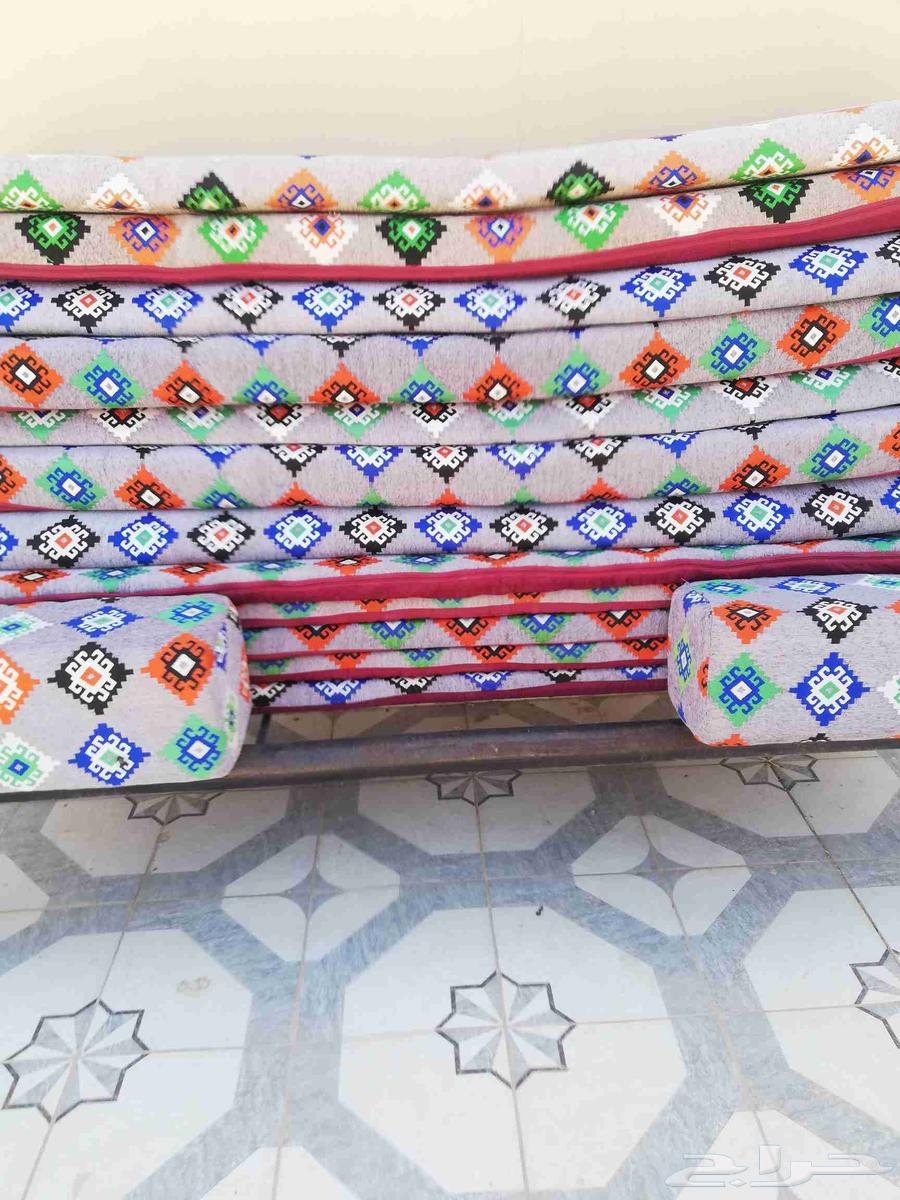 كنب مستعمل للبيع اللون س كري.64507795850755112