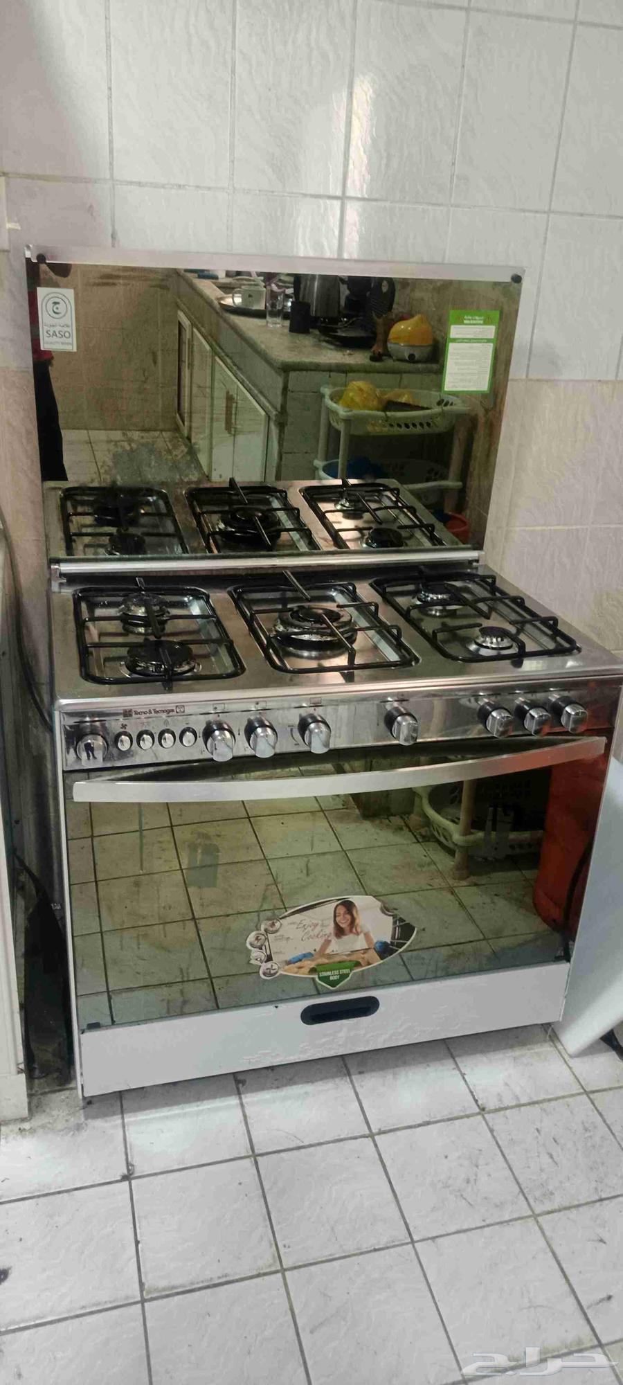 New oven used only twenty days with five burners and used only the burners64513043713666110