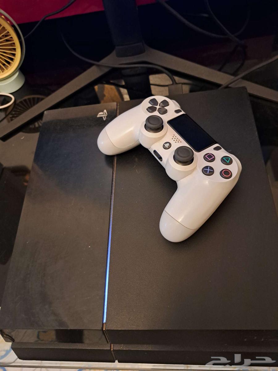 بلايستيشن 4 (سوني 4) عادي مستعمل نظيف   الحالة  نظيف جد64516819463298113