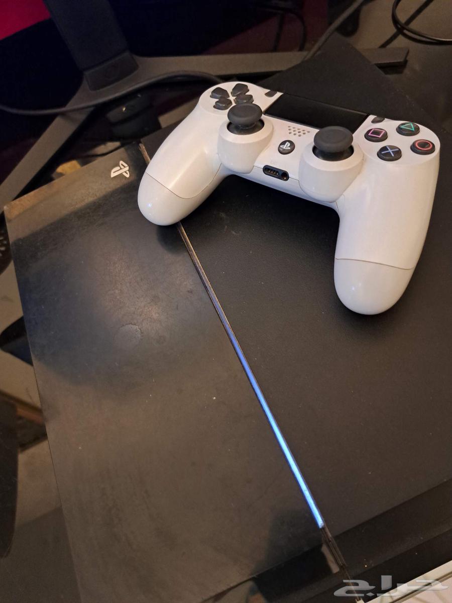 بلايستيشن 4 (سوني 4) عادي مستعمل نظيف   الحالة  نظيف جد64516819463298111