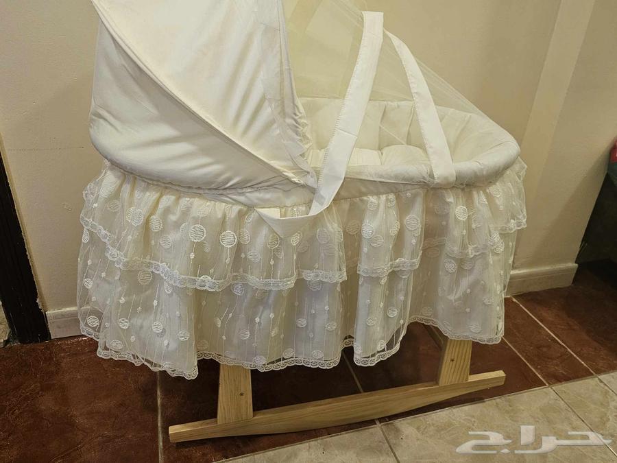 Moses basket with lace base, swing and Maistella rocker 3 in 164513631906819112