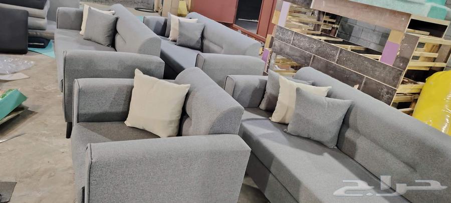 السعر 1100 طقم كنب جديد جاهز 5 قطع ل 11 شخص من يحتاجه يمكنه64517133270018111