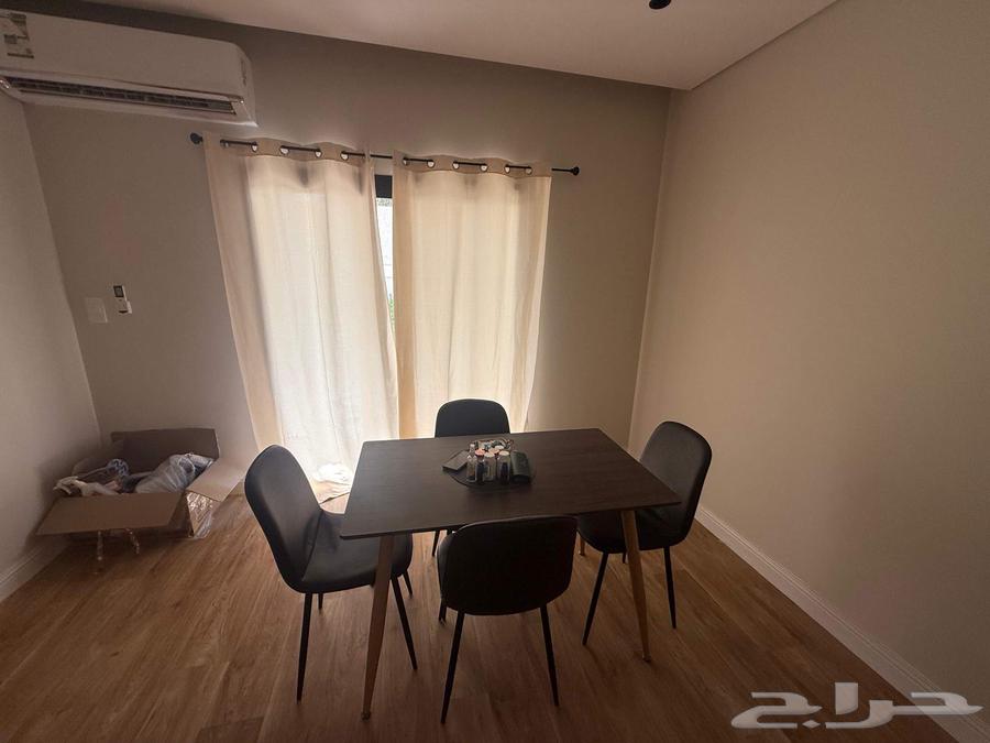 Modern Minimalist 4Seater Dining Table Gently Used for 364517945887233111