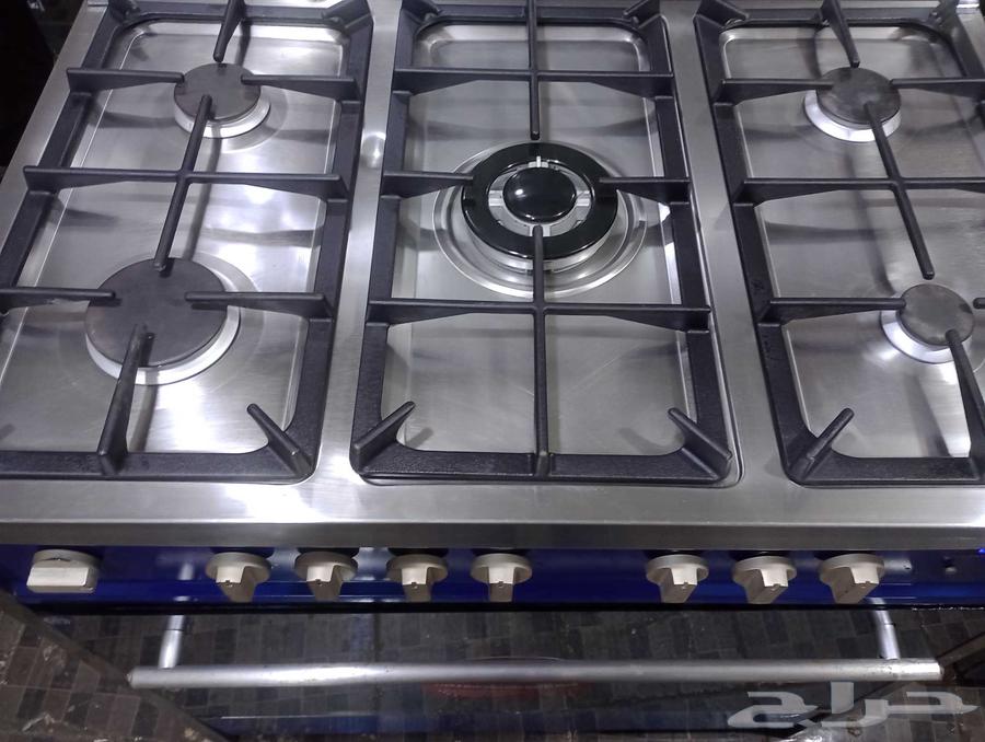 للبيع فرن ايطالي جليم غاز اصلي مقاس60 90 موجود في المحل جده64518718928899111