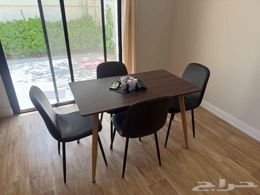Modern Minimalist 4Seater Dining Table Gently Used for 364517945887233110
