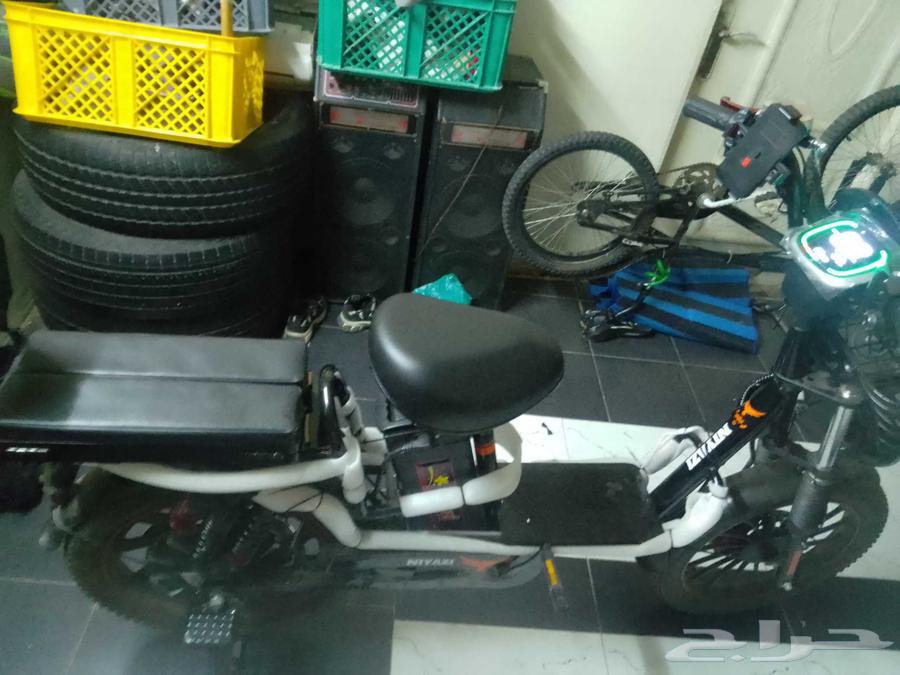 20-inch Russian scooter with two keys, battery, two cards, two remotes and two keys64517803880321114