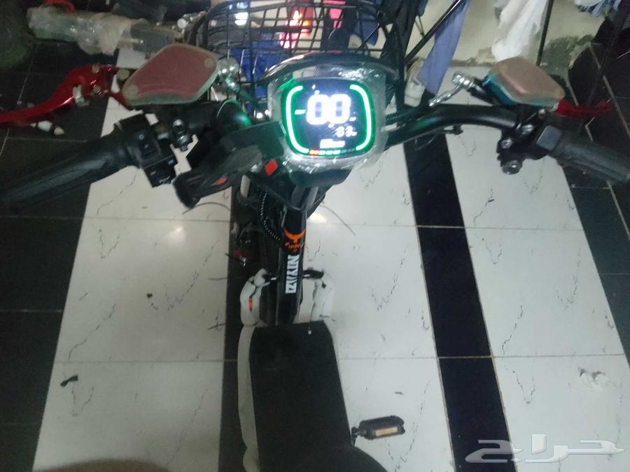 20-inch Russian scooter with two keys, battery, two cards, two remotes and two keys64517803880321110