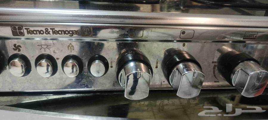 New oven used only twenty days with five burners and used only the burners64513043713666112