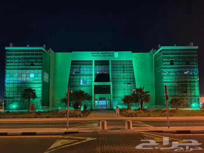 We have a 1200 watt City Color and a 650 watt Sky Beam with a range of 2 kilometers64517889215233111